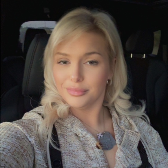 Meet your Posher, Krista - Picture 1 of 1